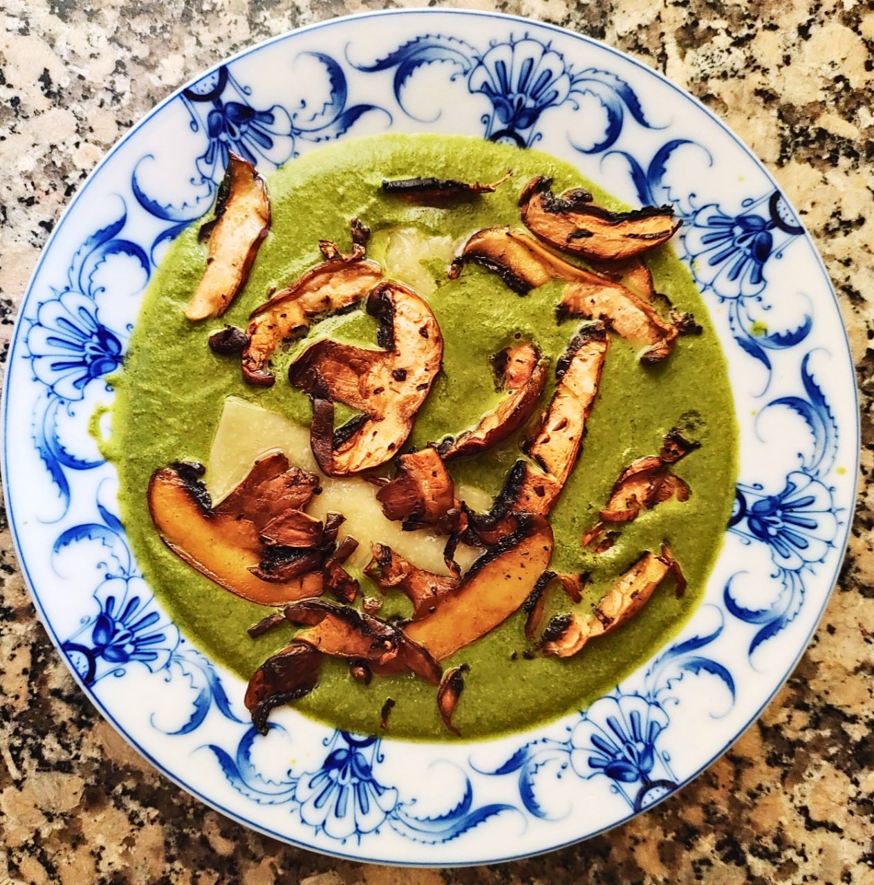 Cream of Spinach, Walnut and Mushroom Soup with Serriana Olive Oil